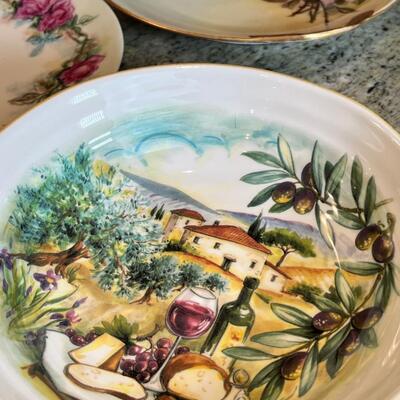 Antique and collectible vintage plates. 1975 Precious Moments