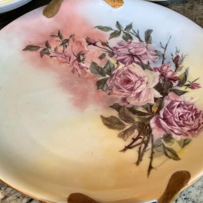 Antique and collectible vintage plates. 1975 Precious Moments