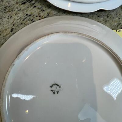 Antique and collectible vintage plates. 1975 Precious Moments