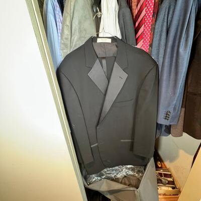 Men's clothing suits, ties, size 11 shoes