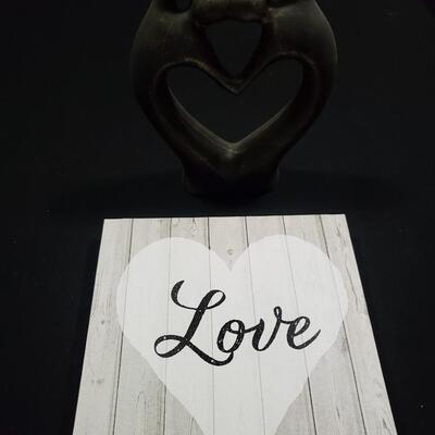 Loving Couple Heart Art Statue Man Women Love Figurine
