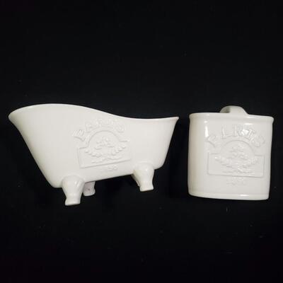 Paris Bathroom DÃ©cor Bathtub & Toothbrush Holder Set