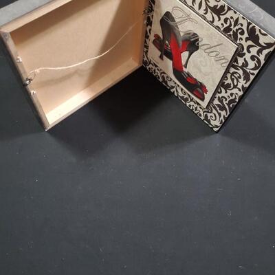 2 High Heel Shoe Wall Art Decor Paris/London - 12'' X 12''