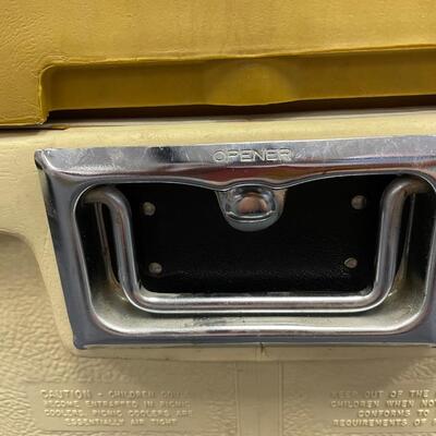 Coleman cooler