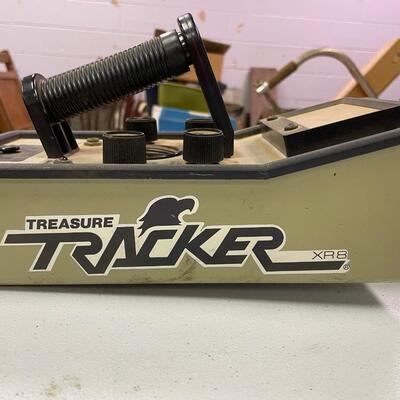 Treasure tracker xr8 metal detector