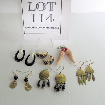 Lot of Contemporary Jewelry