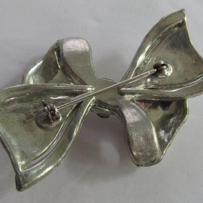 Nice Old Rhinestone Bow Broach