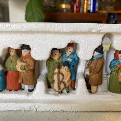 Department 56 ~ Dickens Carolers