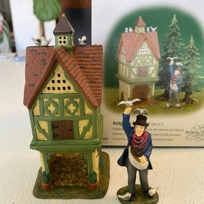 Department 56 ~  Hedgerow Dovecoat