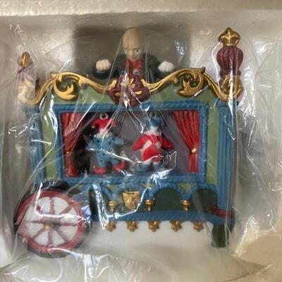 Department 56 ~ The Old Puppeteer