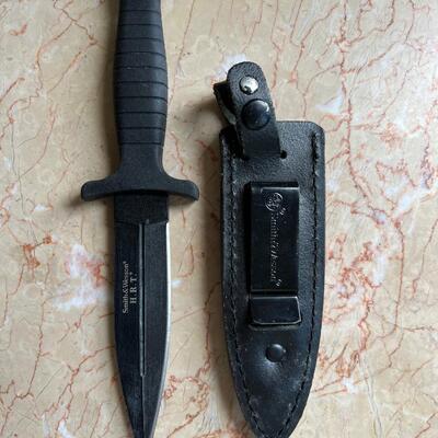Smith and Wesson 9 inch knife with leather sheath