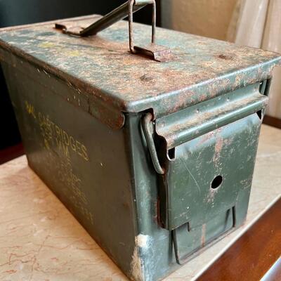 Vintage Army working ammo box