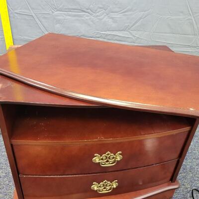 Nice Cherry Stained End Table
