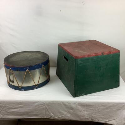 5004 Vintage Wooden Step Stools