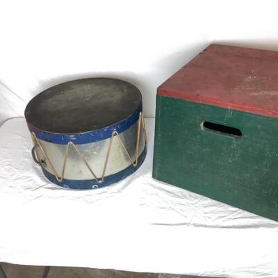 5004 Vintage Wooden Step Stools