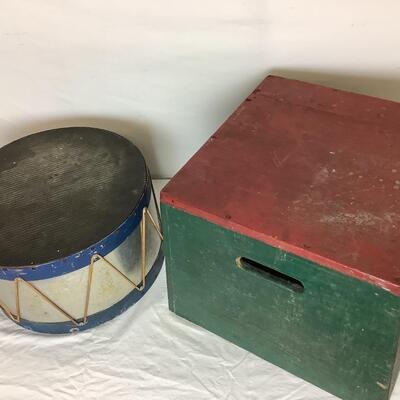 5004 Vintage Wooden Step Stools