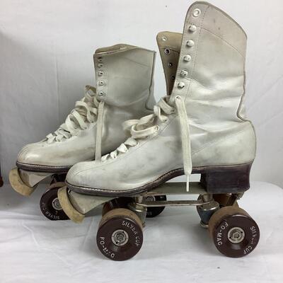 5226 Pair of Vintage Cleveland Skate Co Roller Blades