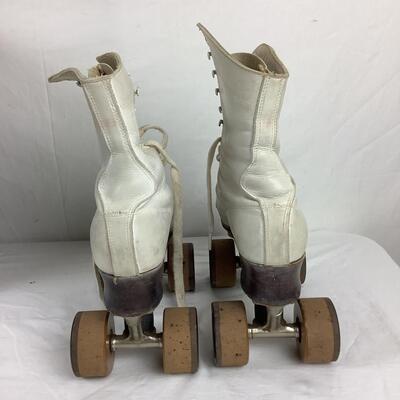 5226 Pair of Vintage Cleveland Skate Co Roller Blades