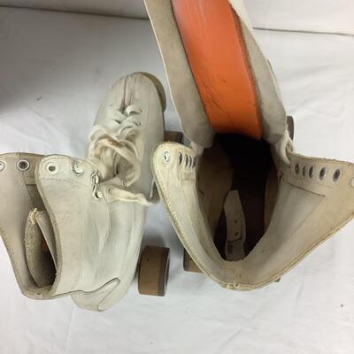 5226 Pair of Vintage Cleveland Skate Co Roller Blades