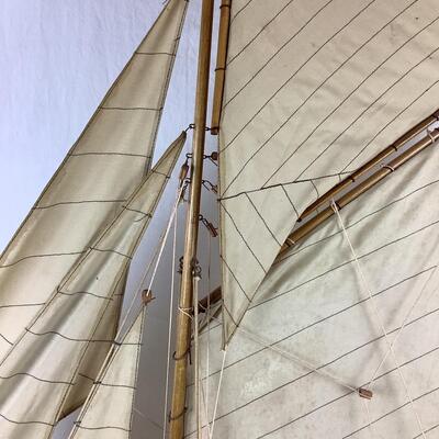 5229 Vintage Sailboat Model