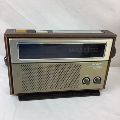 5230 Vintage Pioneer Headphones, Sawyer Projector, Disc Plater and more