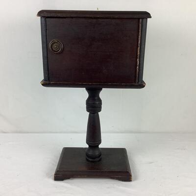 5240 Vintage Mahogany Tobacco Smoking Stand