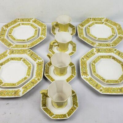 Independence Ironstone 1776 Yellow Bouquet Dinnerware Set of 4