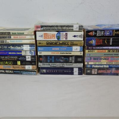 26 Science Fiction Books: Foundation to Anvil Of Stars: Asimov, Orson Scott Card