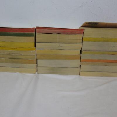 26 Science Fiction Books: Foundation to Anvil Of Stars: Asimov, Orson Scott Card