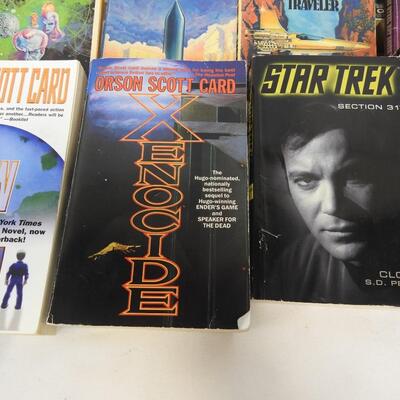 26 Science Fiction Books: Foundation to Anvil Of Stars: Asimov, Orson Scott Card
