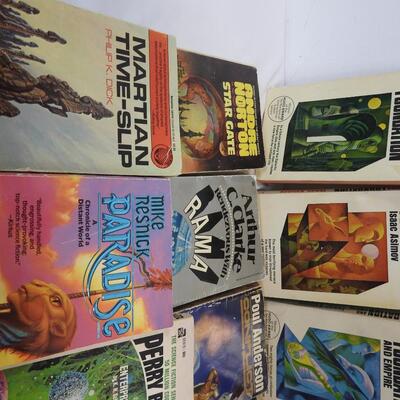 26 Science Fiction Books: Foundation to Anvil Of Stars: Asimov, Orson Scott Card