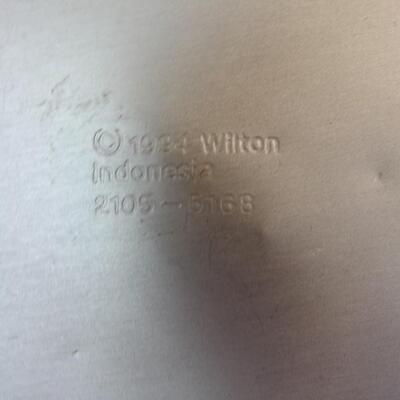 Valentine's Lot: Wilton Cake Pan, Make-Up Bag, Loot Bags, Gift Bags,Stuffed Toys