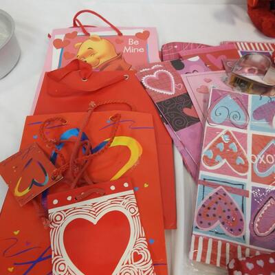 Valentine's Lot: Wilton Cake Pan, Make-Up Bag, Loot Bags, Gift Bags,Stuffed Toys