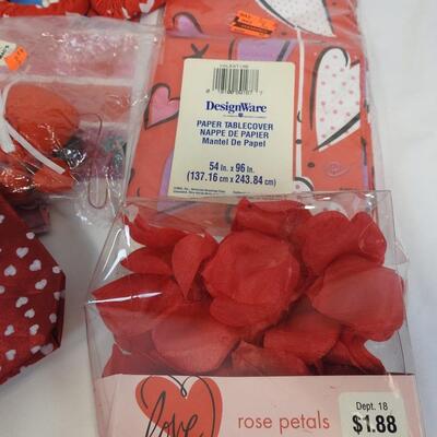 Valentine's Lot: Wilton Cake Pan, Make-Up Bag, Loot Bags, Gift Bags,Stuffed Toys