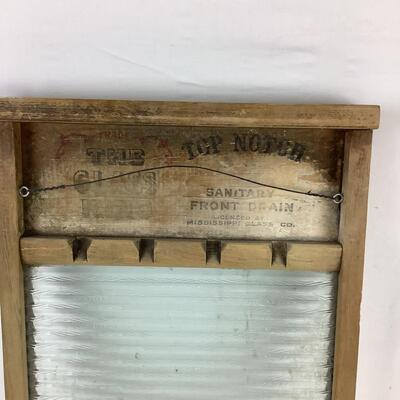 5244 Vintage National Glass Washboard Co.