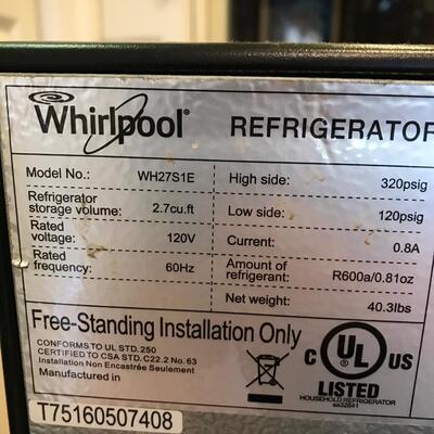 Whirlpool working dorm fridge. SEE DESCRIPTION