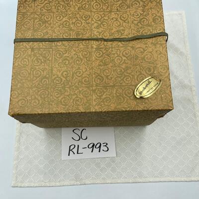 Hat box
