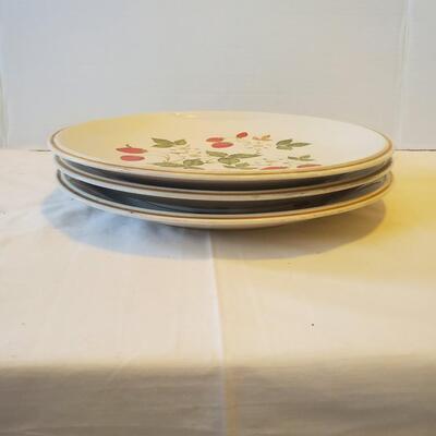 3 Sheffield Dinner Plate Strawberries N Cream Stoneware 10 5/8" diameter