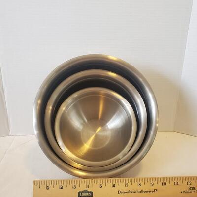 Kirkland Signature 3 Heavy Duty Nesting Stainless Steel Mixing Bowl Set - 1.5qt, 3qt, 5qt - Made in Korea
