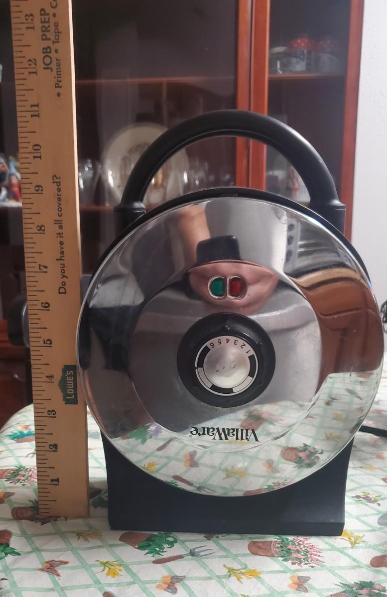 VillaWare Heart Waffle Maker 3100
