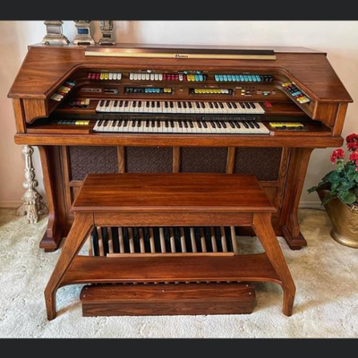 Thomas Organ