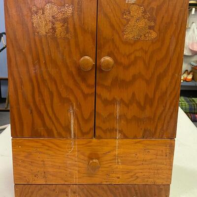Vintage doll wardrobe