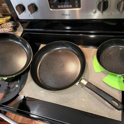 3 Ozeir Pans with 1 glass lid