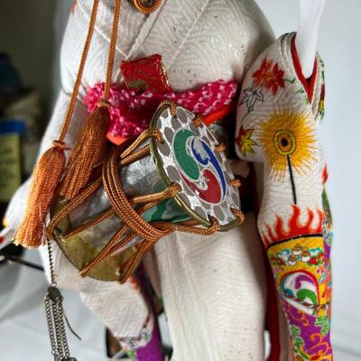 1960s Hakata geisha resin statue beauitful Kimono 19"