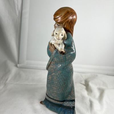LLAdro #2161 Girl with Lamb 9" stoneware No Box