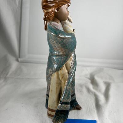 LLAdro #2161 Girl with Lamb 9" stoneware No Box