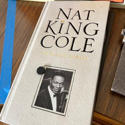 Nat King Cole CD set ( missing 1) Vintage Craig Projecto- editor Light box