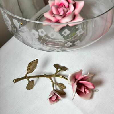 Teddy bears, Precious Moments lamp, ceramic roses in an etched glass dish