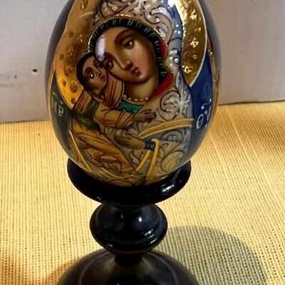 Antique Russian hand painted miniature egg with Mary. 2015  Precious Moments Rosary.