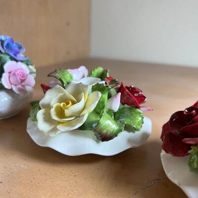 VINTAGE  5 AYNSLEY CAPODIMONTE ROSES MADE IN ENGLAND